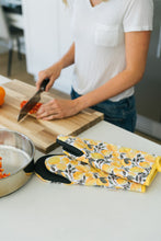 Load image into Gallery viewer, Sage+Stitch Oven Mitts Yellow Lemons