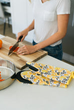 Load image into Gallery viewer, Sage+Stitch Oven Mitts Yellow Lemons
